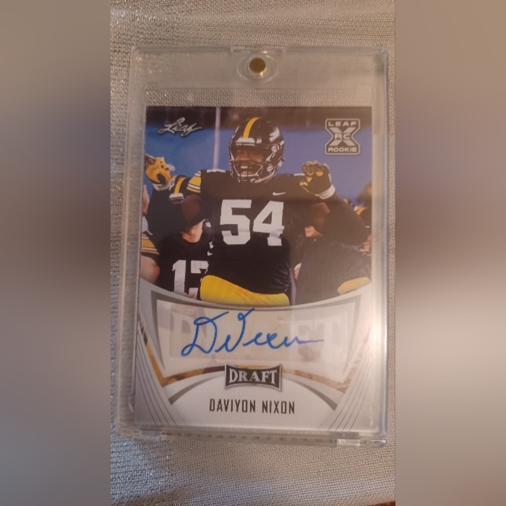 Leaf Draft Autographed Rookie Card - Daviyon Nixon